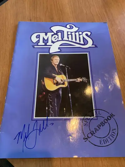 Mel Tillis scrapbook- signed, View more