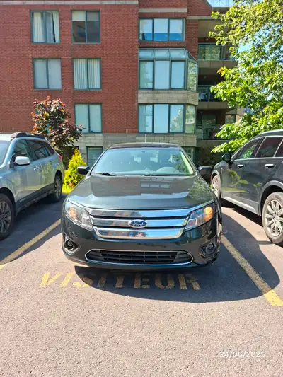 Je suis le deuxième propriétaire de la voiture. - Seulement 128000 km. - Tous les reçus d’entretien...