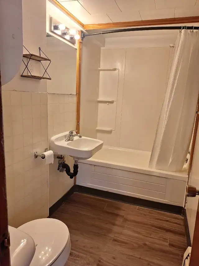 one Bedroom Bachelor apartment, Nashwaaksis in Long Term Rentals in Fredericton - Image 8