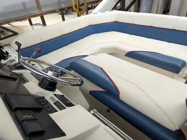Bayliner 2855 - 375 hp VP Duo Prop in Powerboats & Motorboats in Comox / Courtenay / Cumberland - Image 7