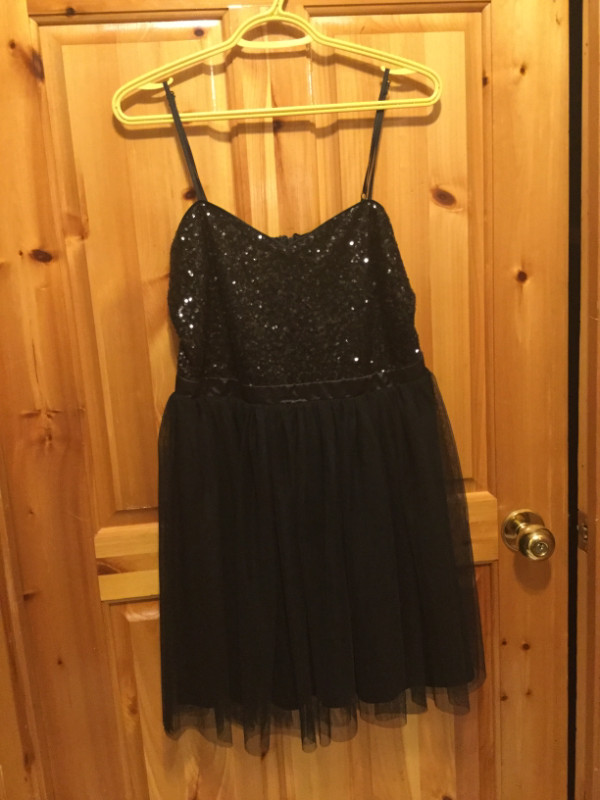 MIDDLE. SCHOOL. PROM.  DRESS in Women's - Dresses & Skirts in City of Halifax