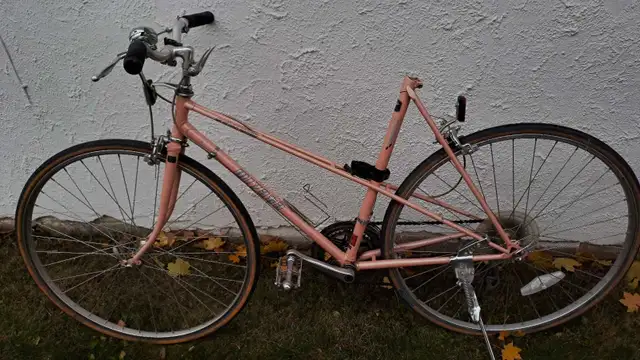 1984 Miyata One Hundred Women's Bicycle  in Road in Ottawa - Image 2