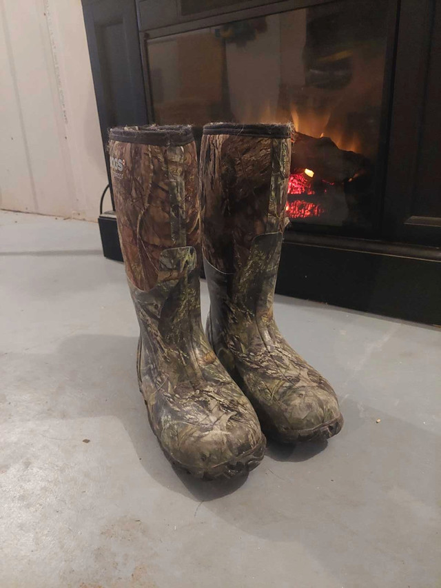 Bogs winter boots in Men's Shoes in Renfrew