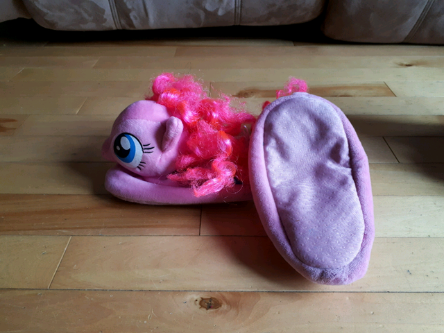 Soulier et bottes grandeur 7 petite fille  in Kids & Youth in Laval / North Shore - Image 3