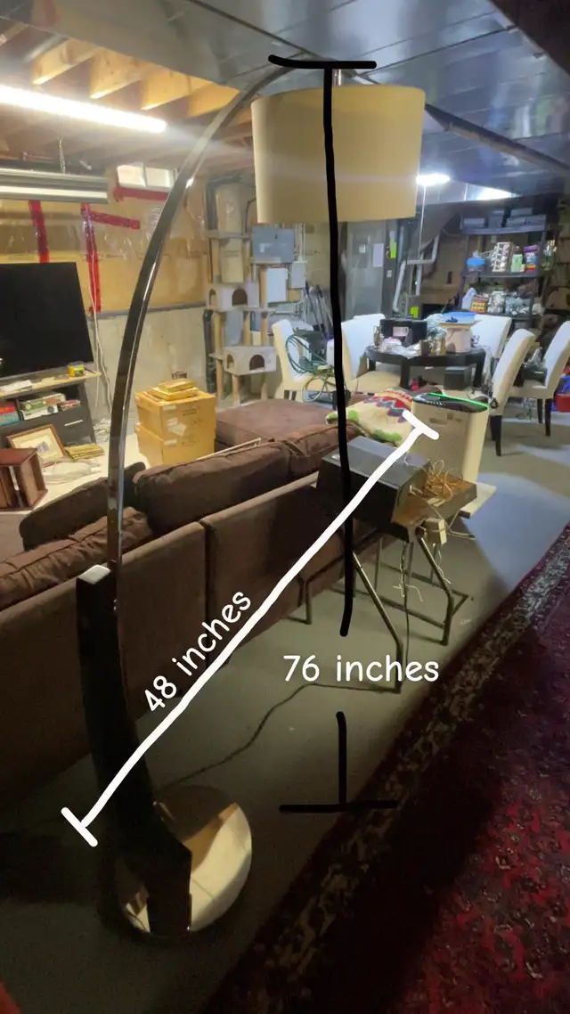 Tall Floor Lamp in Indoor Lighting & Fans in Markham / York Region - Image 5