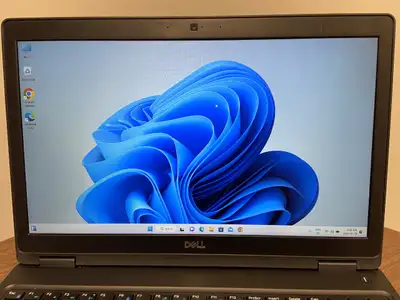 Dell Latitude 5590 i7 - 8th GEN - 8 GB + 256 GB SSD - WIN 11, View more