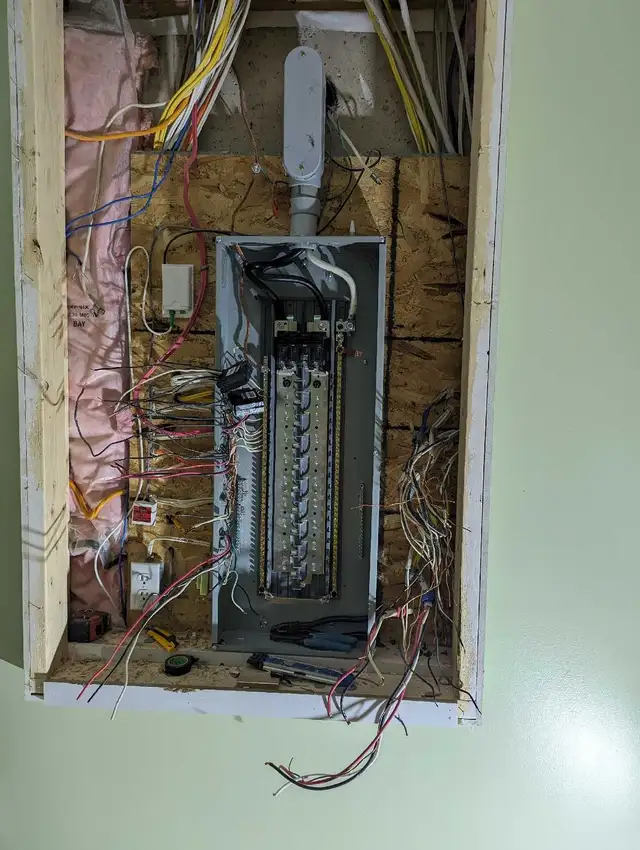 Electrician414905860526581764