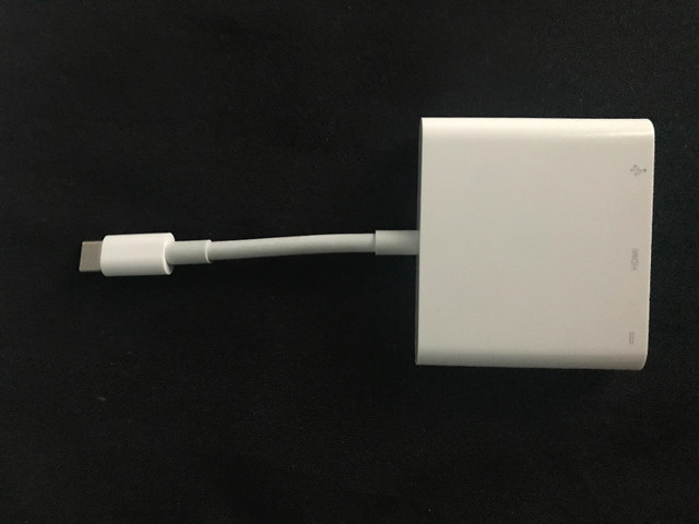 APPLE USB-C Digital AV Multiport Adapter Apple Accessories HDMI in Cables & Connectors in Saskatoon