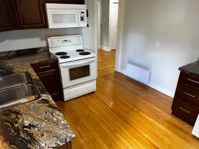 Bright and well-maintained 2 bedroom apartment located in Charlottetown, close to amenities, transit...