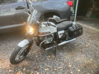 2011 Moto Guzzi V7 Classic in excellent condition with under 1,000 km. Rarely ridden and always stor...
