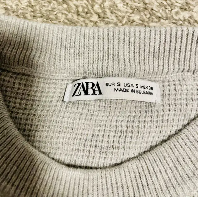 Zara men’s waffle knit sweater in Men's in Edmonton - Image 3