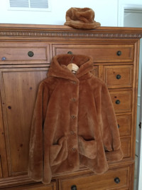 Girls faux fur coat and matching hat from GAP Size L