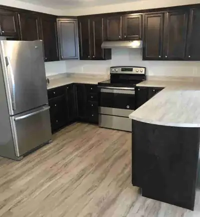This 2 bedroom apartment is located in the front of a 7 unit building overlooking the ocean.Across f...