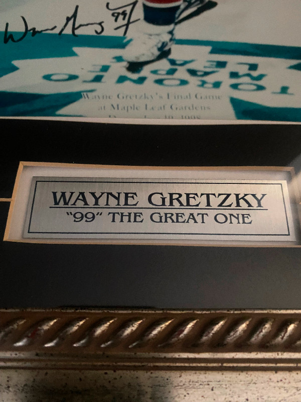 Wayne Gretzky Autographed Print dans Art et objets de collection  à Moncton - Image 4