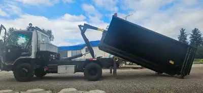 Gmc .4500 diesel 5.2ltr engine no def. Hook lift truck strong engine no any light on dashboard every...