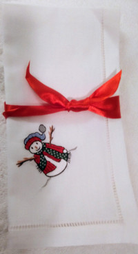 NEW, Embroidered Cloth Napkins x4  Snowman