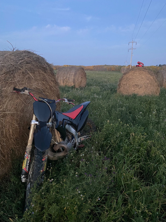 2004 cr250 looking for trades  in Dirt Bikes & Motocross in Edmonton - Image 4