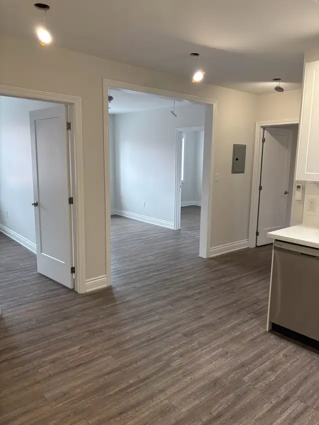 New 3 bedroom apartment in Long branch Etobicoke