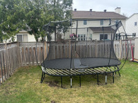 Springfree trampoline 