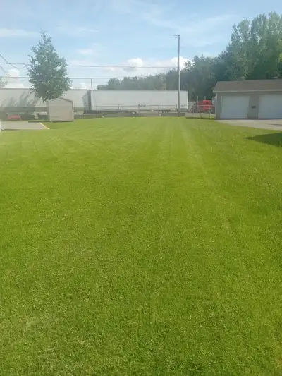 4 1/2 au niveau 2 d'un triplex Les Coteaux