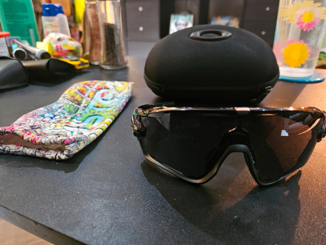 NEW Oakley Custom Jawbreaker BADASS sunglasses w/case in Other in Oakville / Halton Region - Image 3