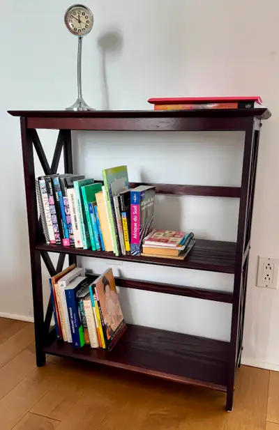 Bibliothèque en bois, View more