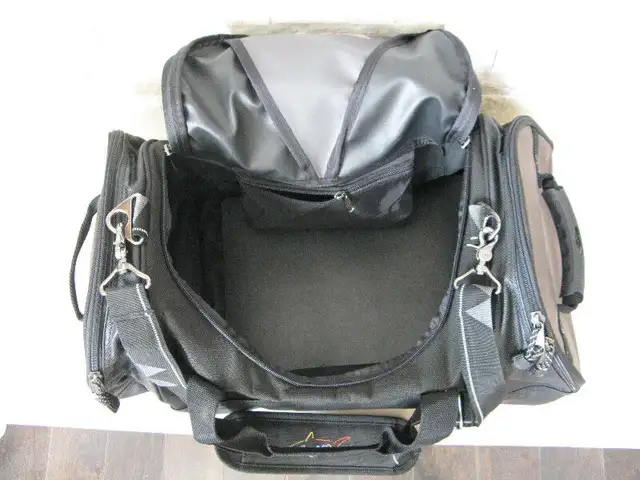 Shark duffle bag in Other in Calgary - Image 5
