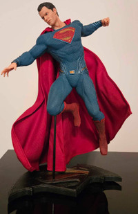 DC Collectibles Batman v Superman: Superman statue