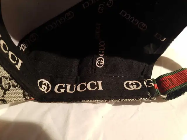 Gucci Hat in Other in Hamilton - Image 3