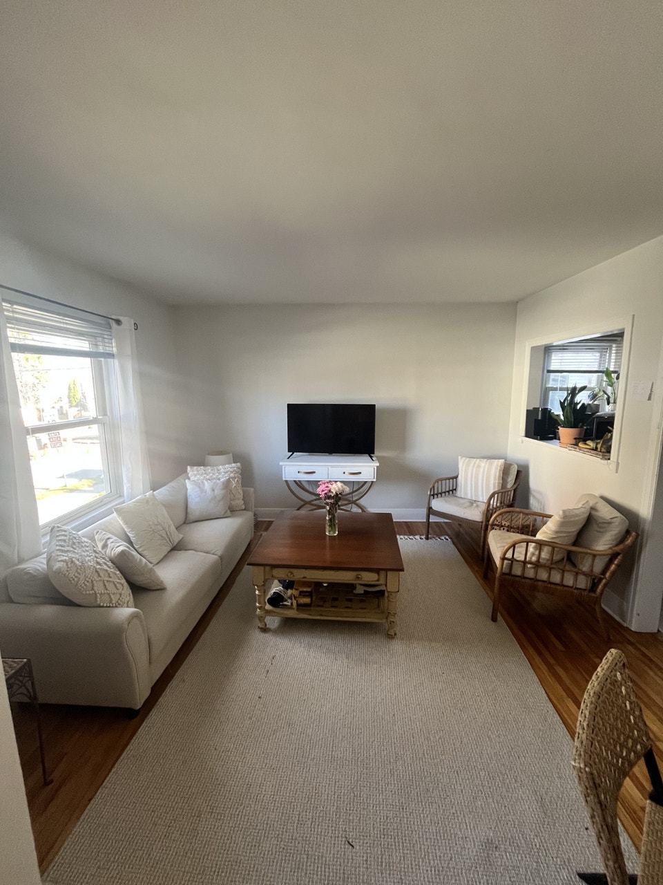 Charming 3 bedroom house available for rent! 3