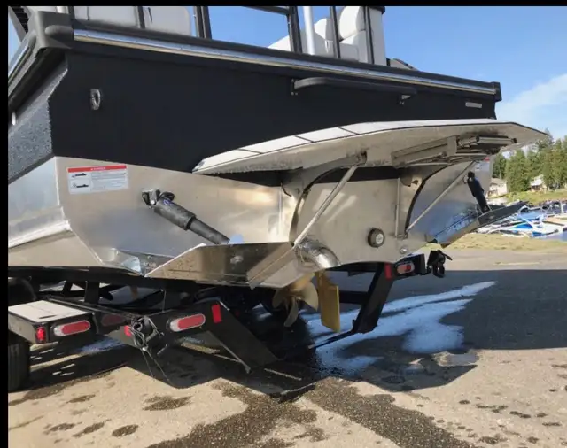 2021 Montara Surf Boss in Powerboats & Motorboats in Regina - Image 5