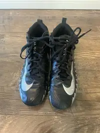 Men’s size 9 Nike Alpha football cleats 