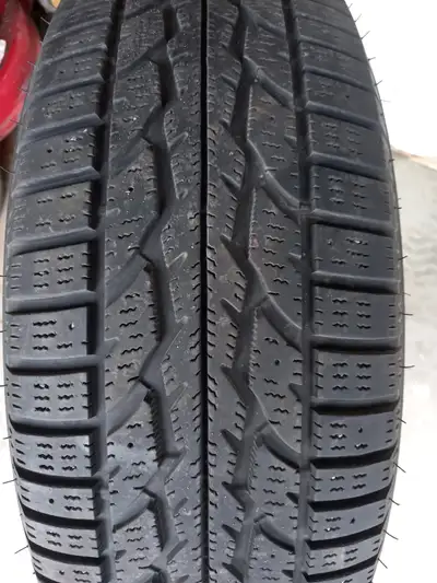 4 pneu hiver firestone winterforce2 245-65-r17 9/32 bon pour 2 ou 3 hiver 300$ les 4 514|452|9727