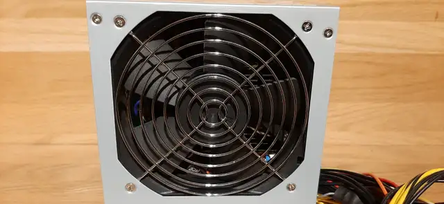 Power Supply d'ordinateur de gamer 750 Watts Très Silencieux in System Components in City of Montréal - Image 3