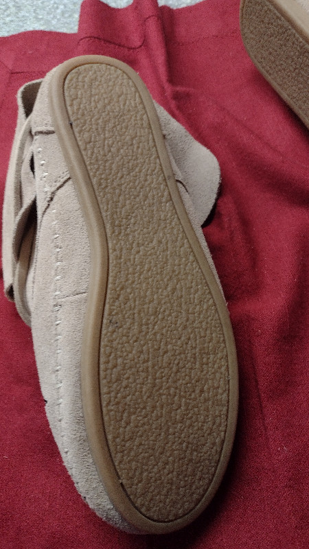 TOMS Suede Moccasin Boots 'ZAHARA' - Women's SZ 7 in Women's - Shoes in City of Toronto - Image 2
