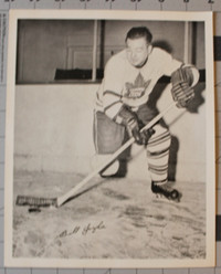 1945-54 Quaker Oats Hockey Photo NHL Bill Juzda Maple Leafs