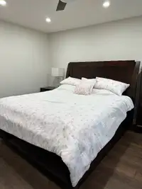 King Solid Wood Bedroom Set for Sale