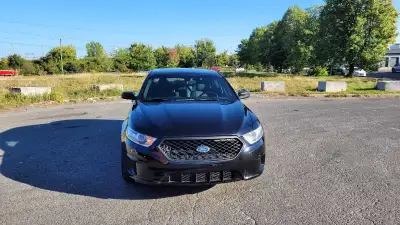 Je vends ma Ford Taurus Police 2019, une berline robuste et fiable avec des spécifications idéales p...