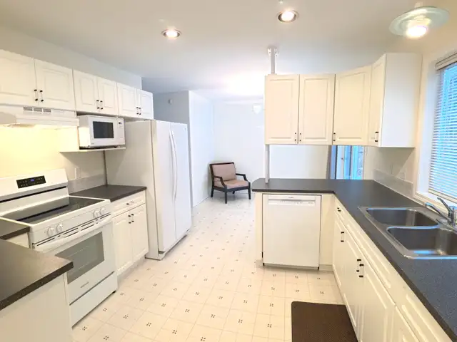 HOUSE for RENT **108 Mile Ranch**  $2000/mo in Long Term Rentals in 100 Mile House - Image 3