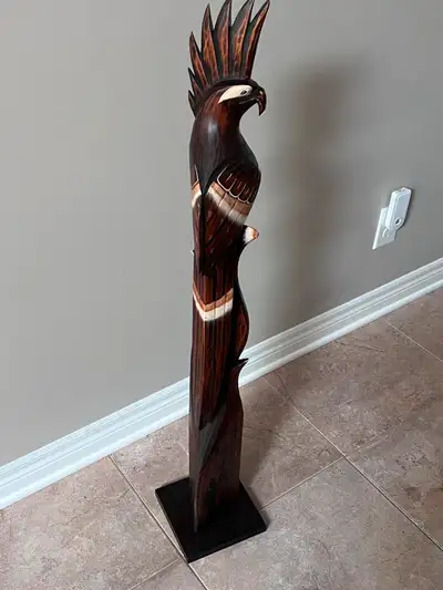 41” HAND CARVED WOOD PARROT MEASURES 41” TALL SMOKE FREE, PET FREE HOME, UNDAMAGED, LIKE NEW $60