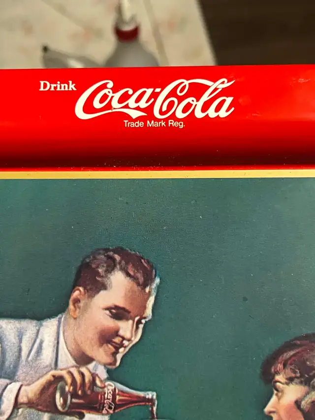 1973 Coca-Cola Metal Tray Re edition of 1926 Golfing Couple Fred in Arts & Collectibles in Longueuil / South Shore - Image 5