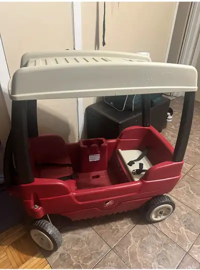 Baby wagon brouette pour enfant faites 80 $ ou faites une offre !!! Je suis sur la rue marquette a 5...