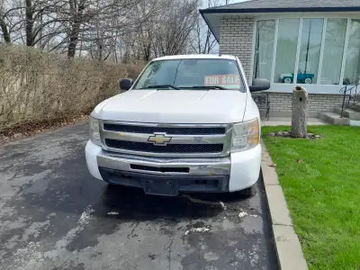 well maintainted full 4door top of the line silverado-- no body rust - runs great- 4,8 litre= automa...