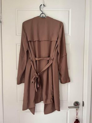 Aritzia babaton belt wrap jacket in Women's - Tops & Outerwear in Markham / York Region - Image 4