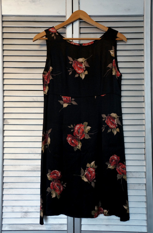 Vintage Black Floral Dress - size 11 - Medium in Women's - Dresses & Skirts in City of Toronto