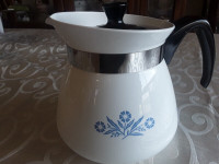 Corning Ware Cornflower Tea / Coffee Pot (2Qt)