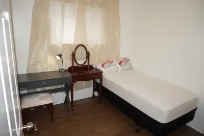 Available immediately! Beautiful room for rent, fully equipped, the only things you need to bring ar...