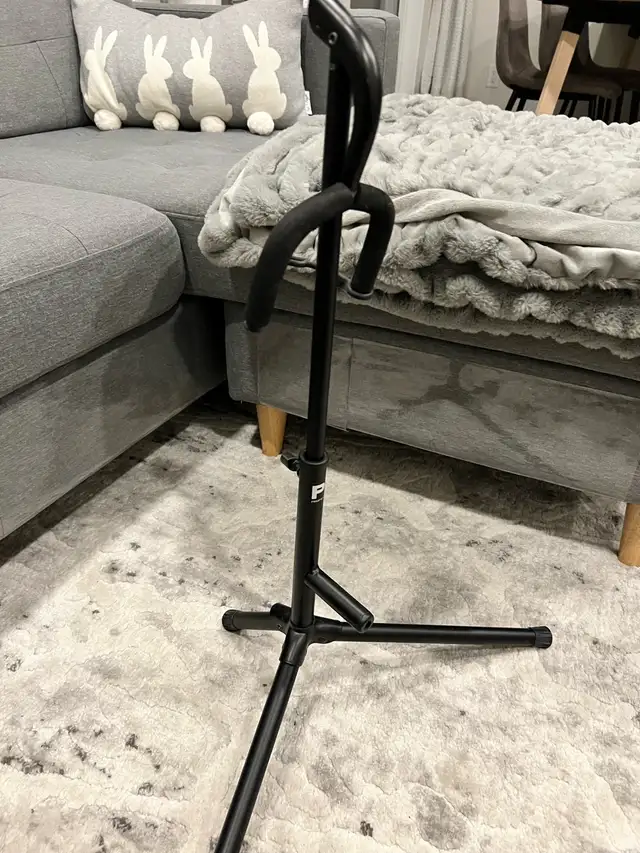 GUITAR STAND 63234885435649123