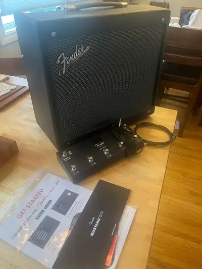 Fender Mustang GTx 50 with Pedal, View more