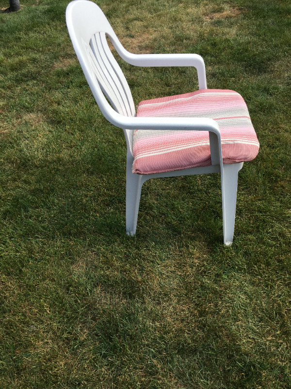 Lawn Chairs (4) in Patio & Garden Furniture in Renfrew - Image 2